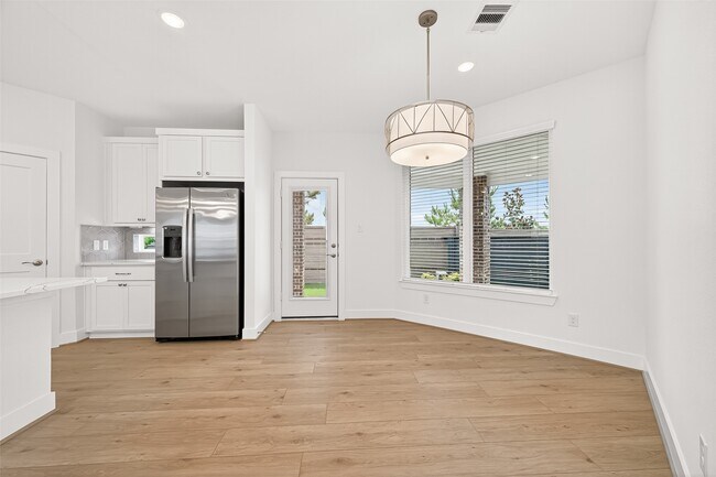 Building Photo - 21227 Teal Lovegrass Ln