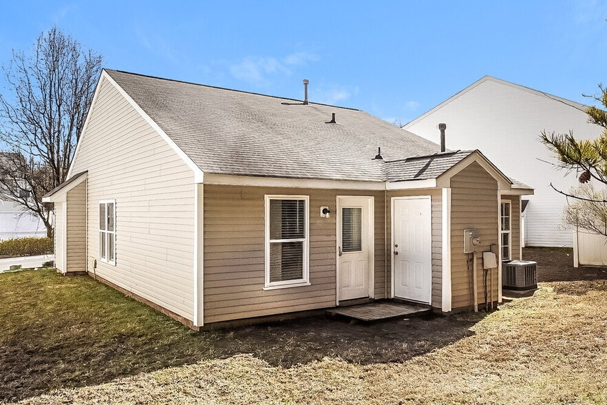 Building Photo - 3441 Braden Dr