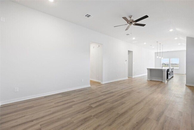 Building Photo - Elsinore Drive, Arcola, TX 77583 - 4 BR 3 BA single-family home