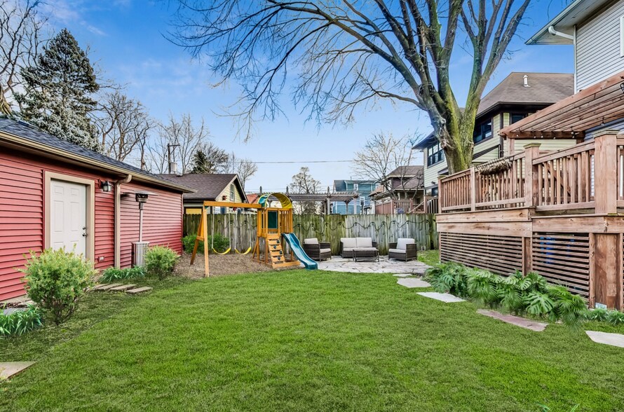 Building Photo - 3747 N Kostner Ave