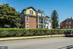 Building Photo - 537 S Walnut St