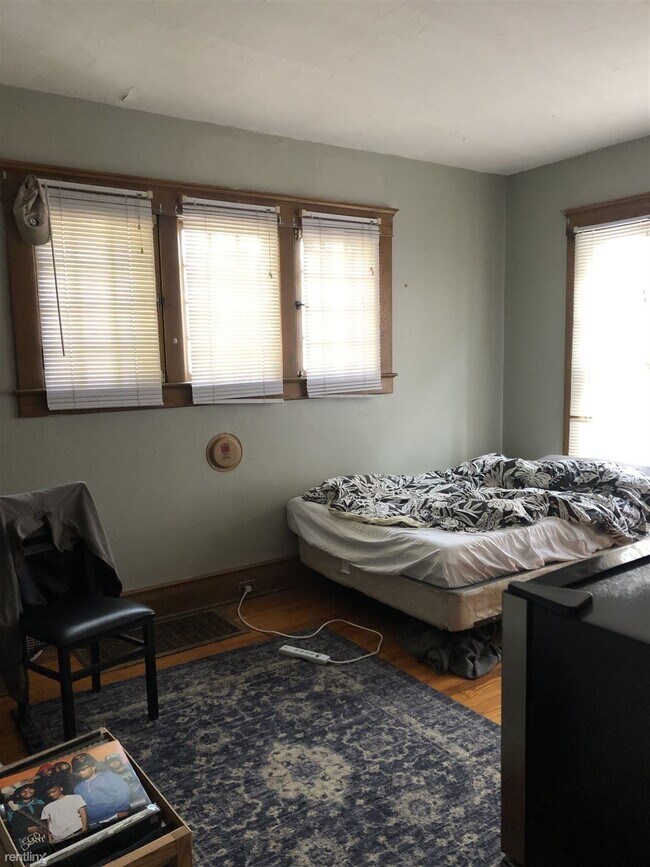Building Photo - 4 br, 1 bath House - 806 Catherine St Only...