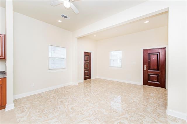 Building Photo - 1002 S Pine St