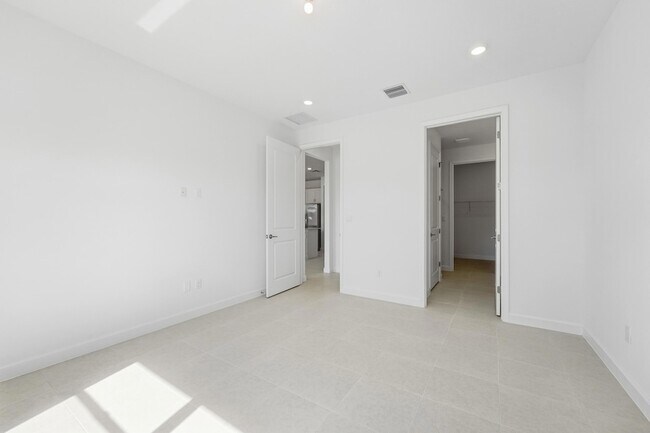 Building Photo - 3735 Harborside Ave