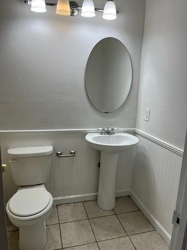 Building Photo - 5826 Eunice Ct