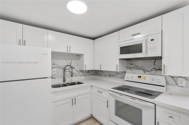 Building Photo - 607 SW 3rd St