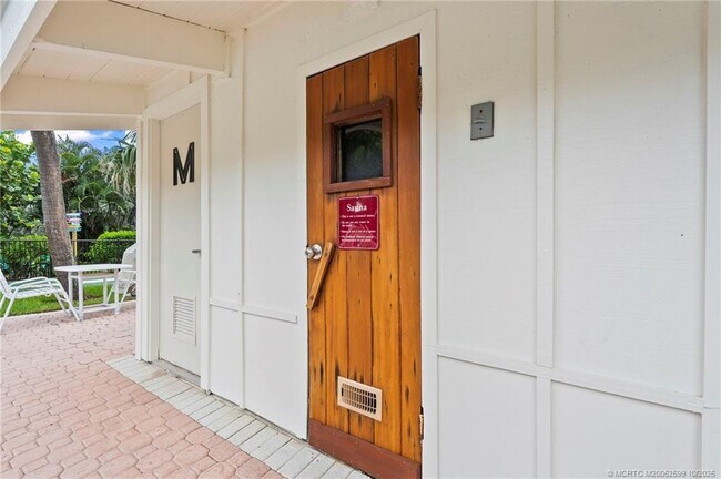 Building Photo - 10310 S Ocean Dr