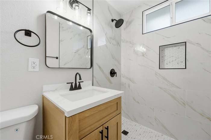 Building Photo - 876 Telamon Ln