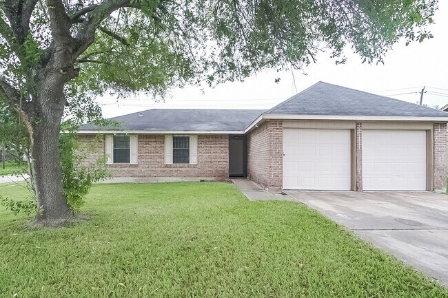 Building Photo - 15850 Alger Dr