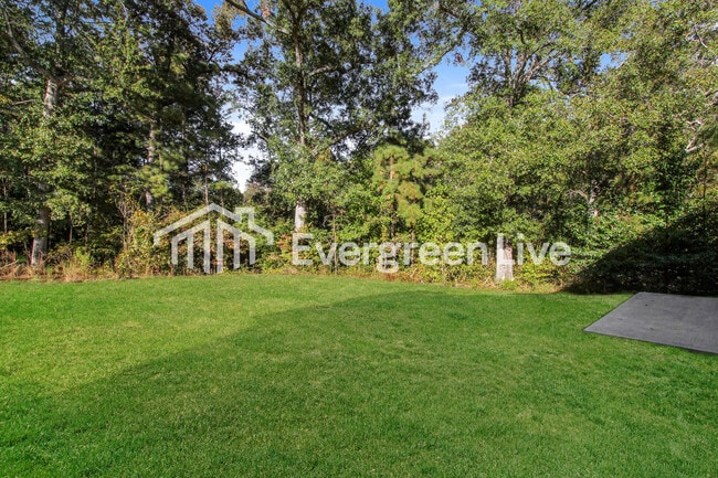 Building Photo - 177 Park Dr N