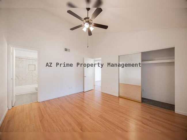 Building Photo - 2141 E Kirkland Ln