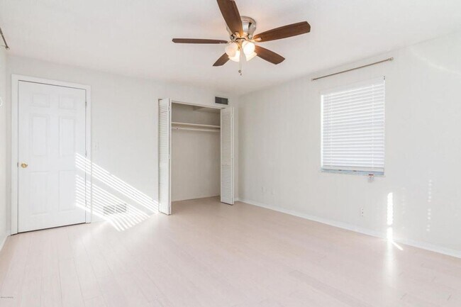 Building Photo - WONDEFUL BEACHSIDE POOL HOME - POOL CARE & LAWN CARE INCLUDED