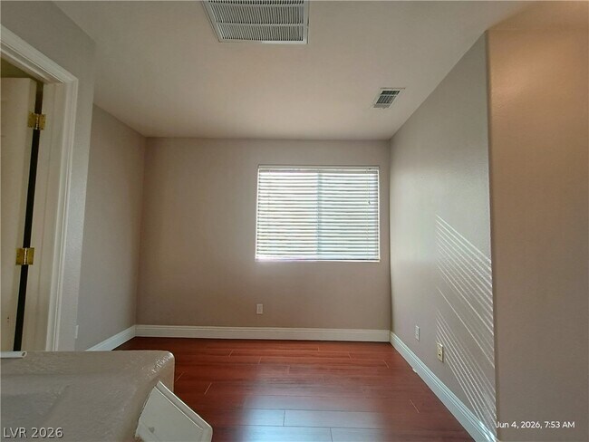 Building Photo - 9756 Wailings Ave