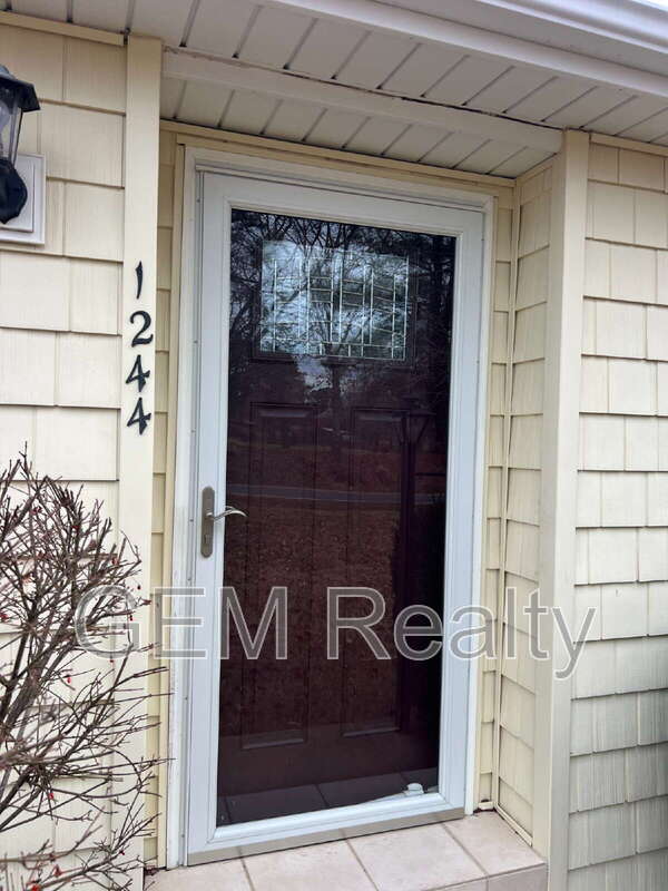 Building Photo - 1244 Mountain View Rd