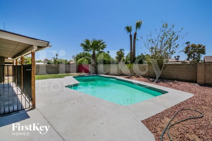 Building Photo - 2331 E Alameda Dr