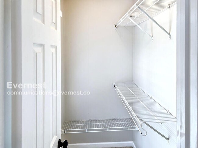 Building Photo - 128 Pebblebrook Cir