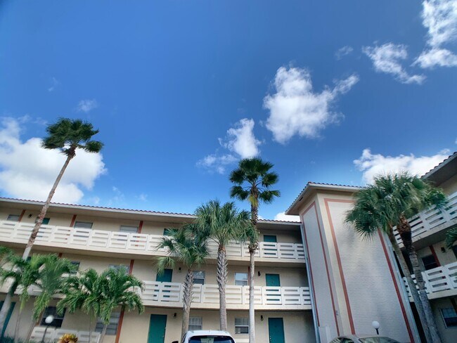 Building Photo - 3207 NW 103rd Terrace