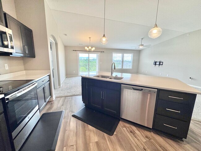 Building Photo - 7761 Devonshire Dr