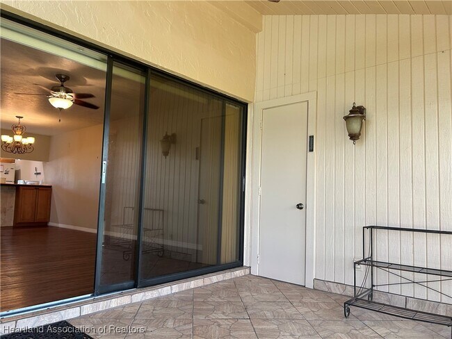 Building Photo - 5556 Matanzas Dr