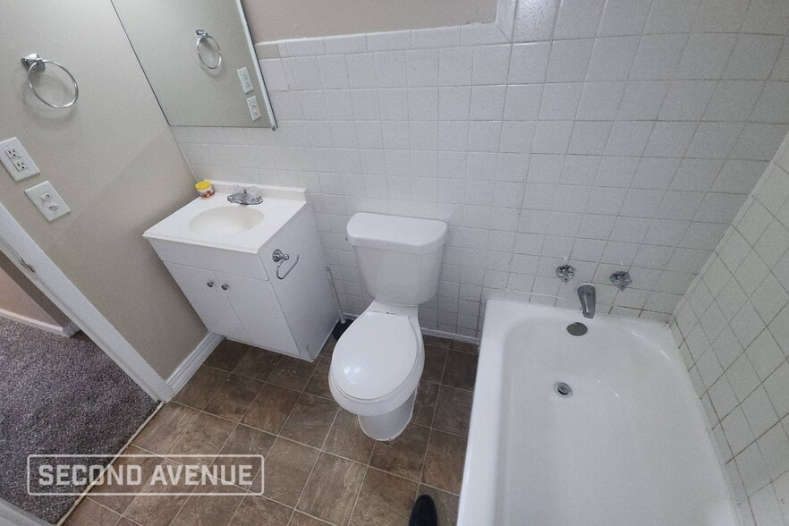 Building Photo - 1211 Wamajo Dr