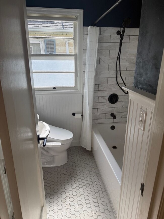 Building Photo - The Cozy Corner