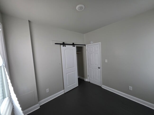 Building Photo - 3009 Hurlbut St