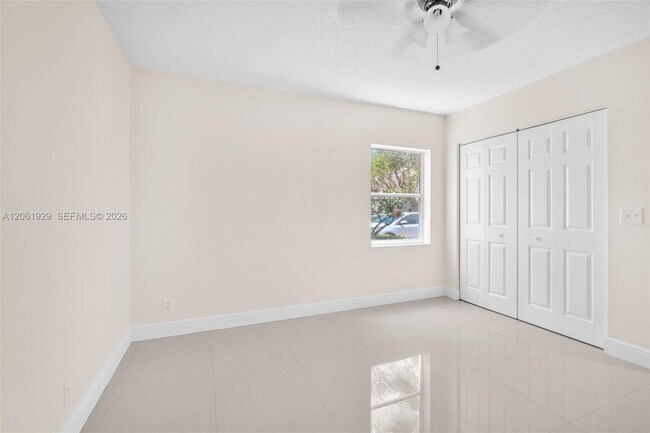 Building Photo - 17194 Ventana Dr