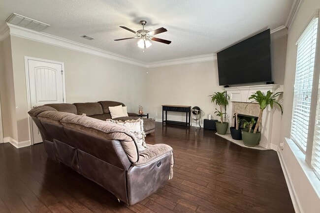 Building Photo - 44 Mount Vernon Ter