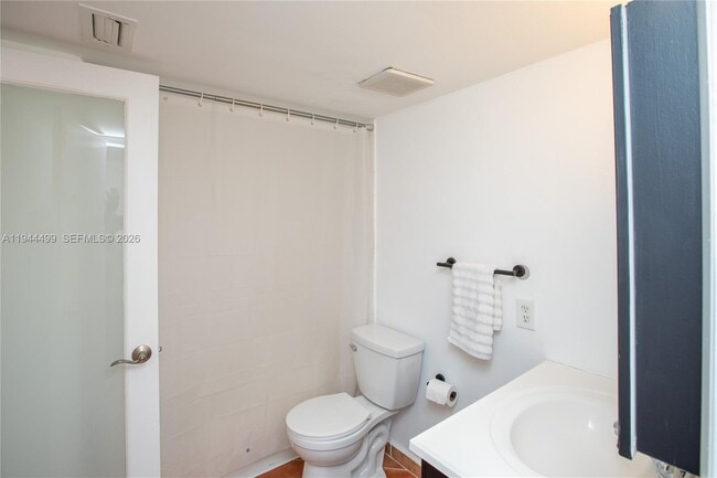 Building Photo - 1801 S Treasure Dr