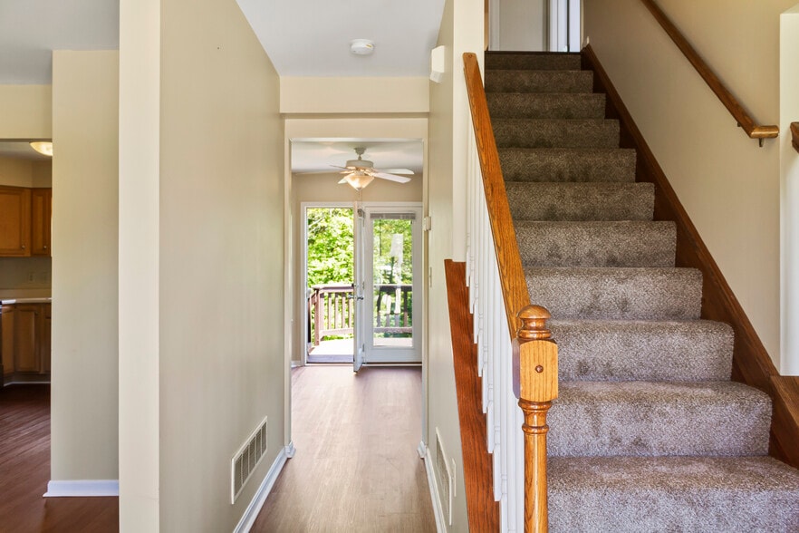 Building Photo - 2618 Spring Mill Pl