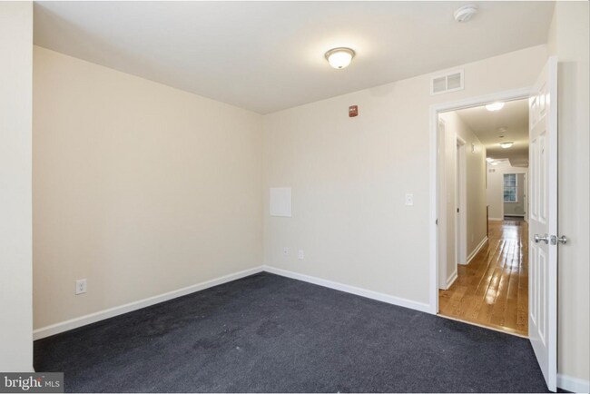 Building Photo - 2238 N Park Ave