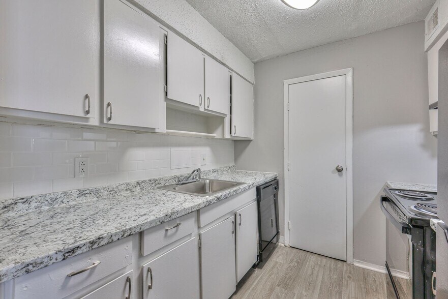 Interior Photo - Solana at Brentwood
