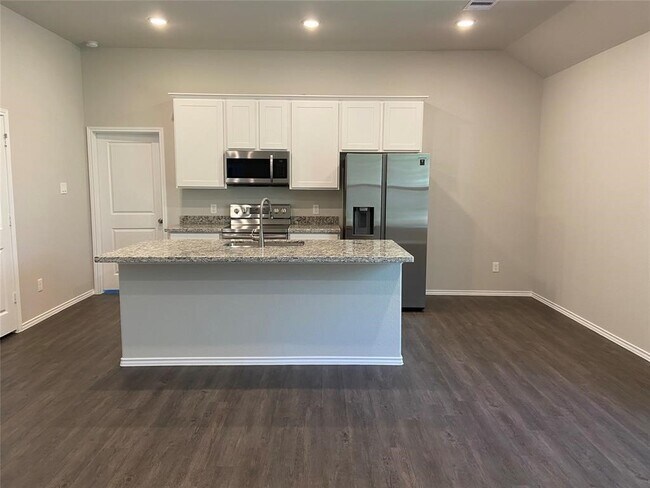 Building Photo - 801 Crystal River
