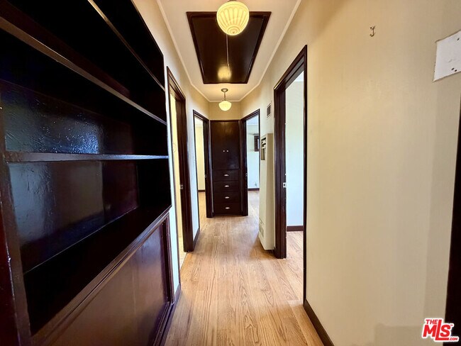 Building Photo - 6871 Pacific View Dr