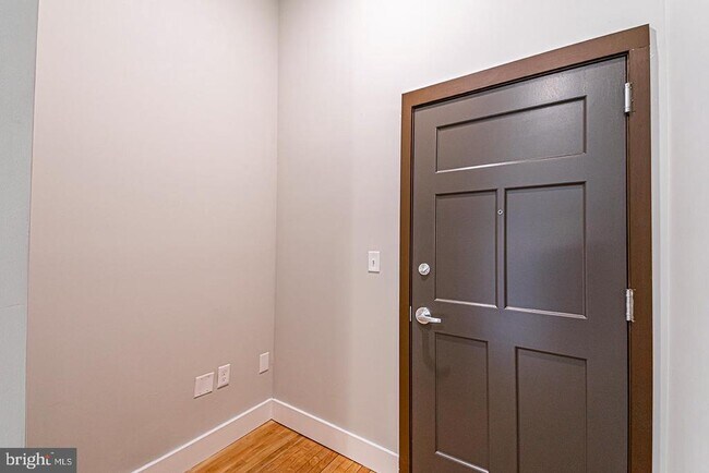 Building Photo - 1300 S 19th St