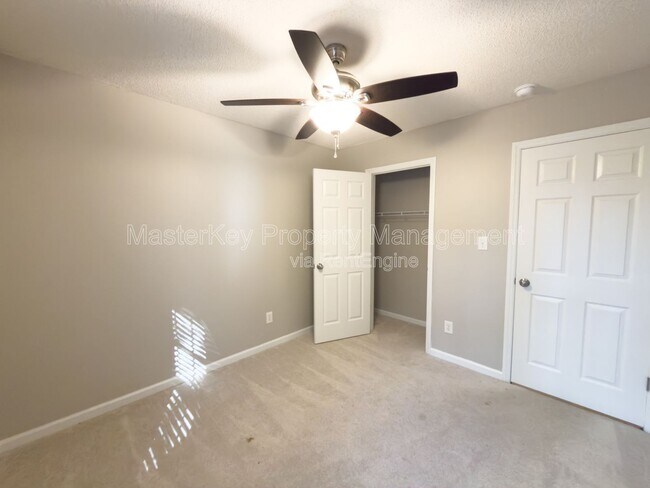 Building Photo - 251 Tillamook Dr