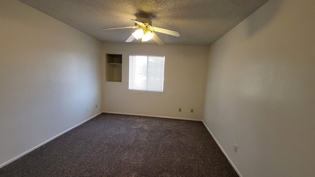 Building Photo - TEMPE TOWNHOME AVAILABLE IN GATED COMMUNIT...