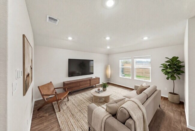 Building Photo - 1 MONTH FREE RENT WITH 18 - 24 MONTH LEASE!!! AVAILABLE THROUGH MARCH ONLY!