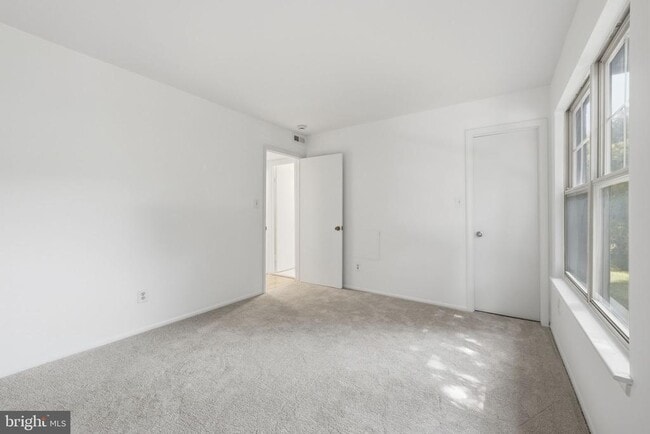 Building Photo - 1703 Ascot Way