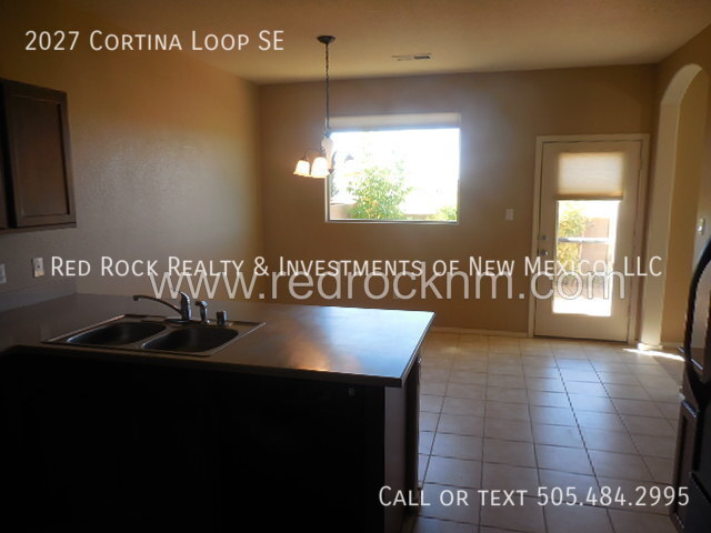 Building Photo - 2BR+Loft/2.5BTH Townhome in Gated Cabezon ...