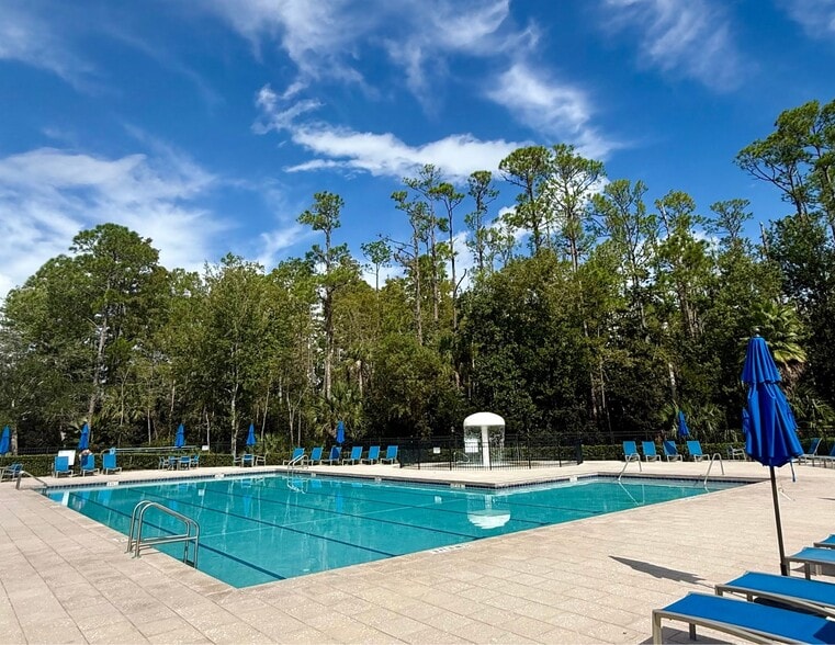 Community Pool - 2414 Siward Ave