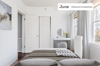 Building Photo - Room in Shared 3 bed/2 bath home