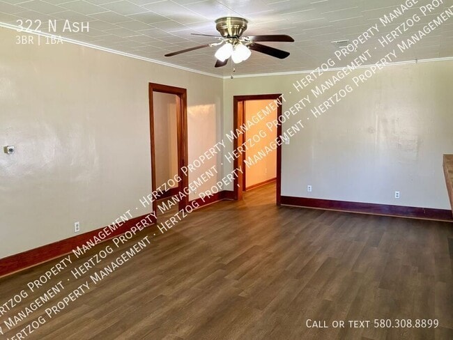 Building Photo - 322 N Ash-