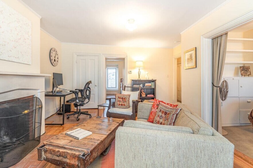 Building Photo - 325 K St
