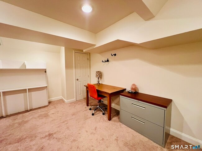 Building Photo - 679 Aspen Ln