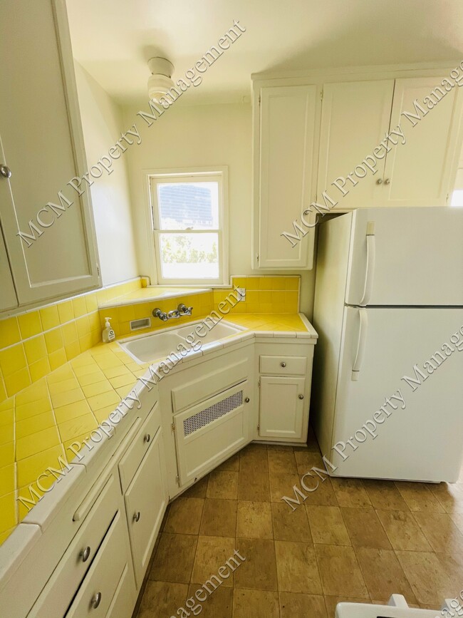 Unit 5 Kitchen - 11682 Darlington Ave