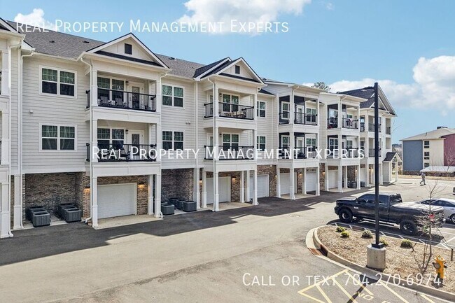 Building Photo - 14801 Statesville Rd