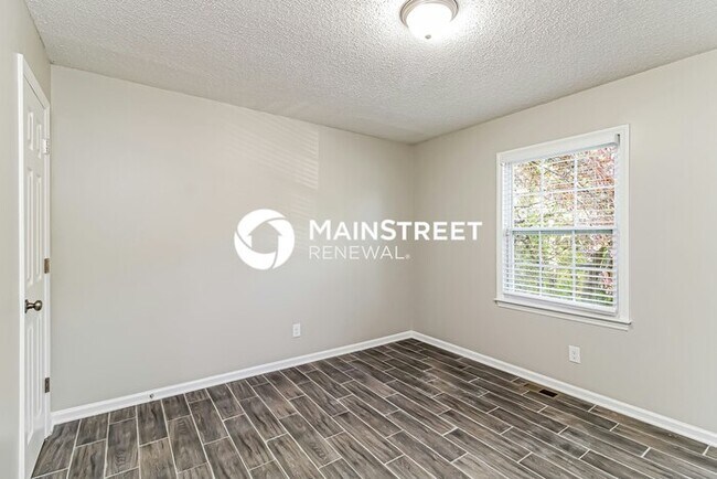 Building Photo - 3 Bedroom Pet-Friendly Home in Greensboro, NC with Main Street Renewal
