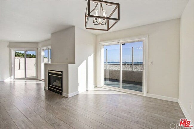 Building Photo - 25 S 15th Pl