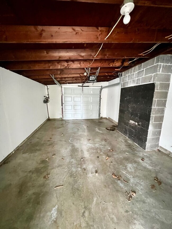 Building Photo - Charming 3-bedroom, 1-bath home located in Florissant